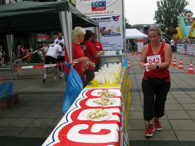 ../Images/BenefizlaufMerseburg2010 (84).jpg